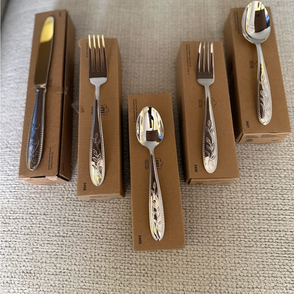 NIB Princess House Amalia 20-Piece Flatware Set - Service for 4